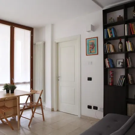 Terrace Apartment Close To Metro Station Milano Esterno foto