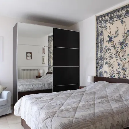 Terrace Apartment Close To Metro Station Milano Esterno foto