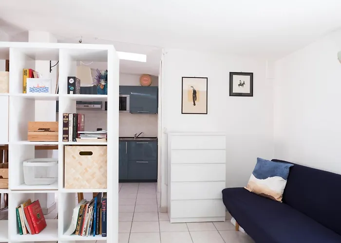 Terrace Apartment Close To Metro Station